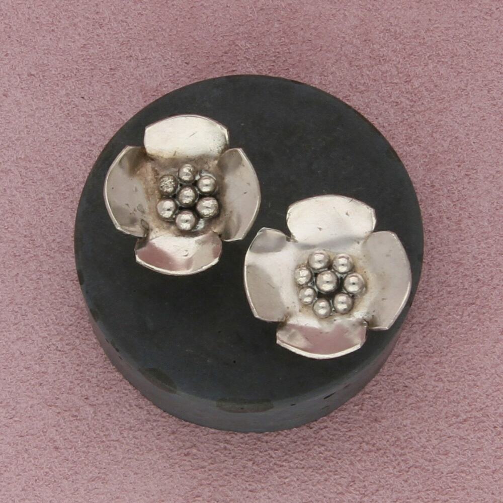 sterling silver vintage pansy flower screw-back earrings